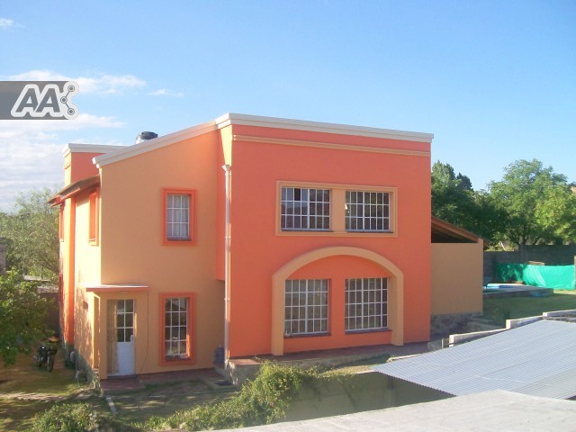 DUPLEX CON PISCINA – ASADOR Y COCHERA PROXIMOS AL CENTRO
