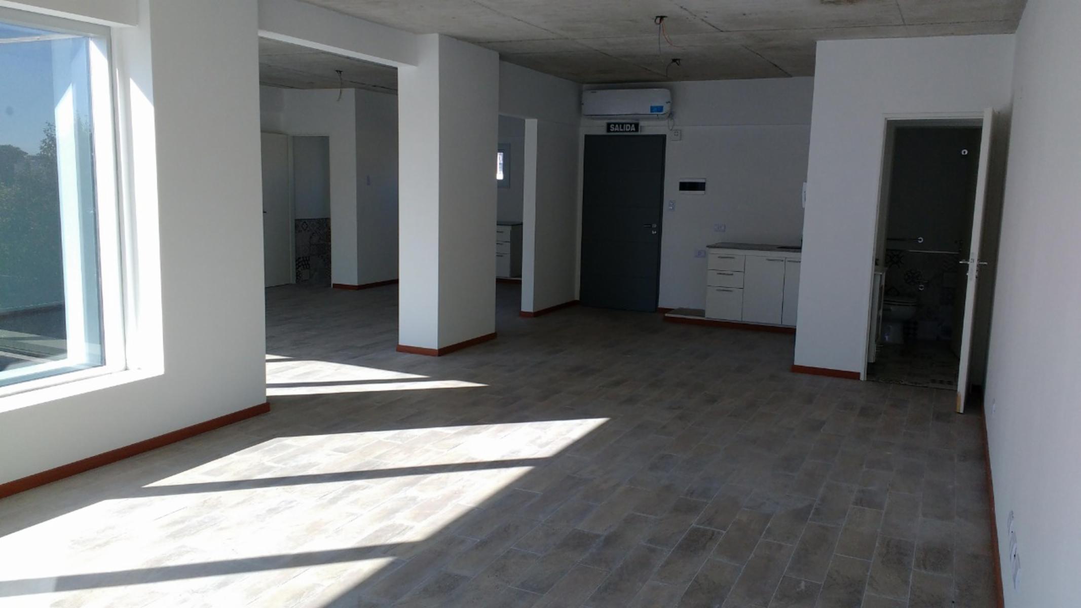 VENTA OFICINA con cochera - 9