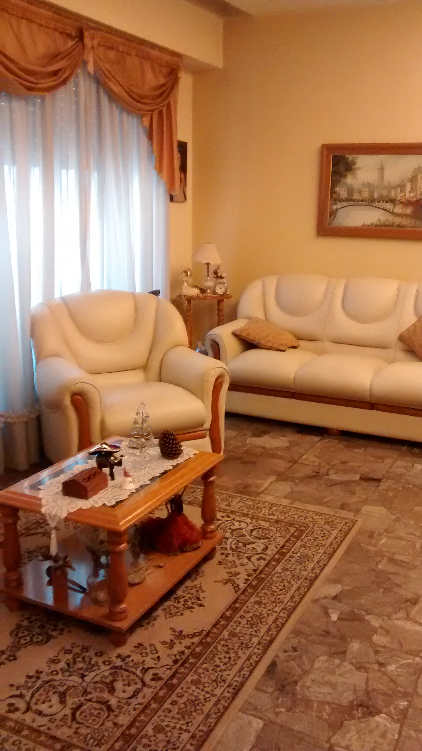 IMPORTANTE PROPIEDAD!! CASA CON BALCÓN AL FRENTE - EN 2 PLANTAS — foto 4