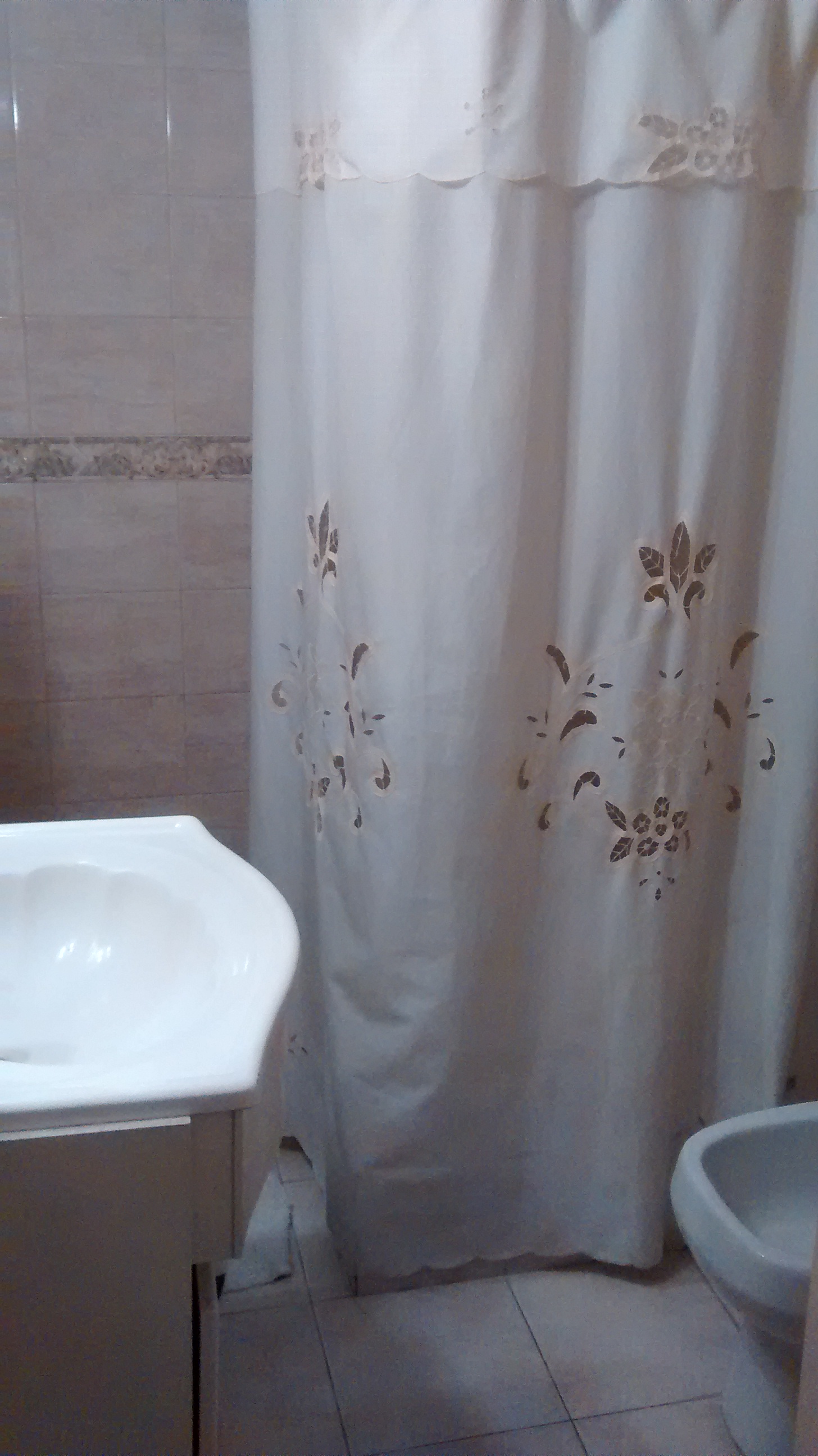 IMPORTANTE PROPIEDAD!! CASA CON BALCÓN AL FRENTE - EN 2 PLANTAS — foto 8