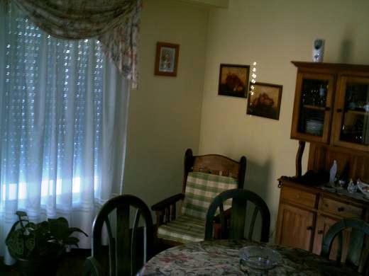 IMPORTANTE PROPIEDAD!! CASA CON BALCÓN AL FRENTE - EN 2 PLANTAS — foto 9