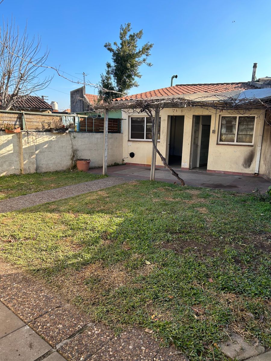 NUEVO VALOR VENTA INMEDIATA DE CHALET MUY BUENA UBICACION.CIUDAD JARDIN — foto 2