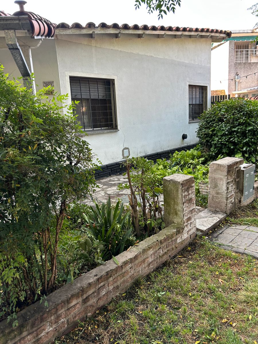 VENTA DE CHALET SOBRE LOTE PROPIO EN IMPORTANTE AVENIDA CIUDAD JARDIN — foto 3