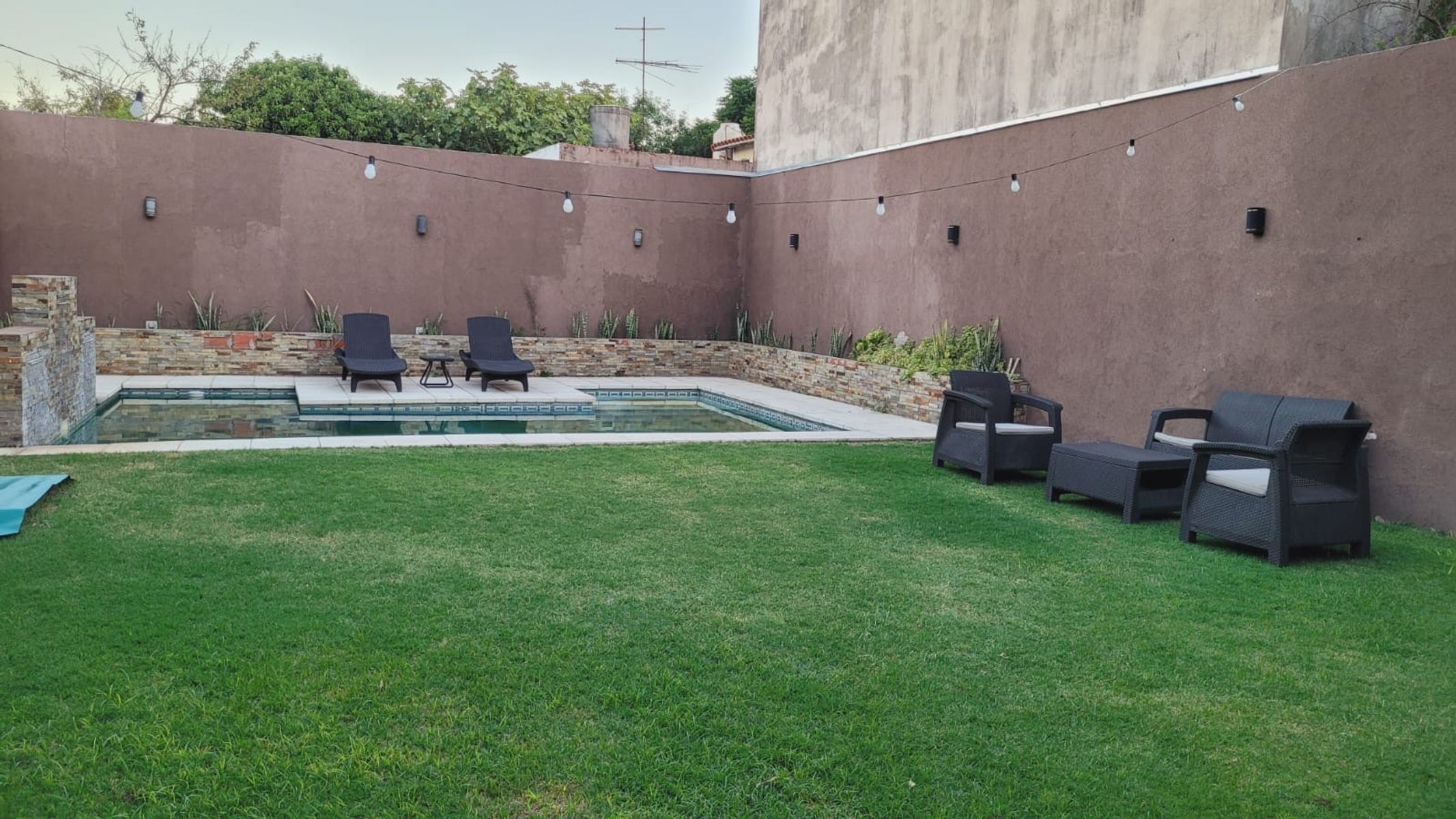 VENTA DE EXCELENTE PROPIEDAD CON PISCINA,HURLINGHAM - 13