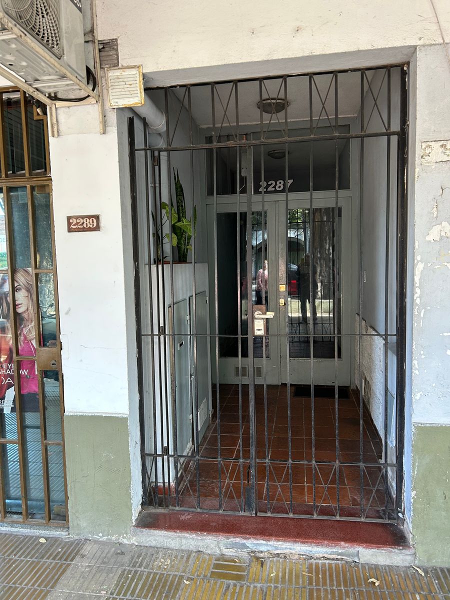 VENTA DE DEPARTAMENTO APTO CREDITO DE 3 AMBIENTES EN ZONA COMERCIAL CIUDAD JARDIN