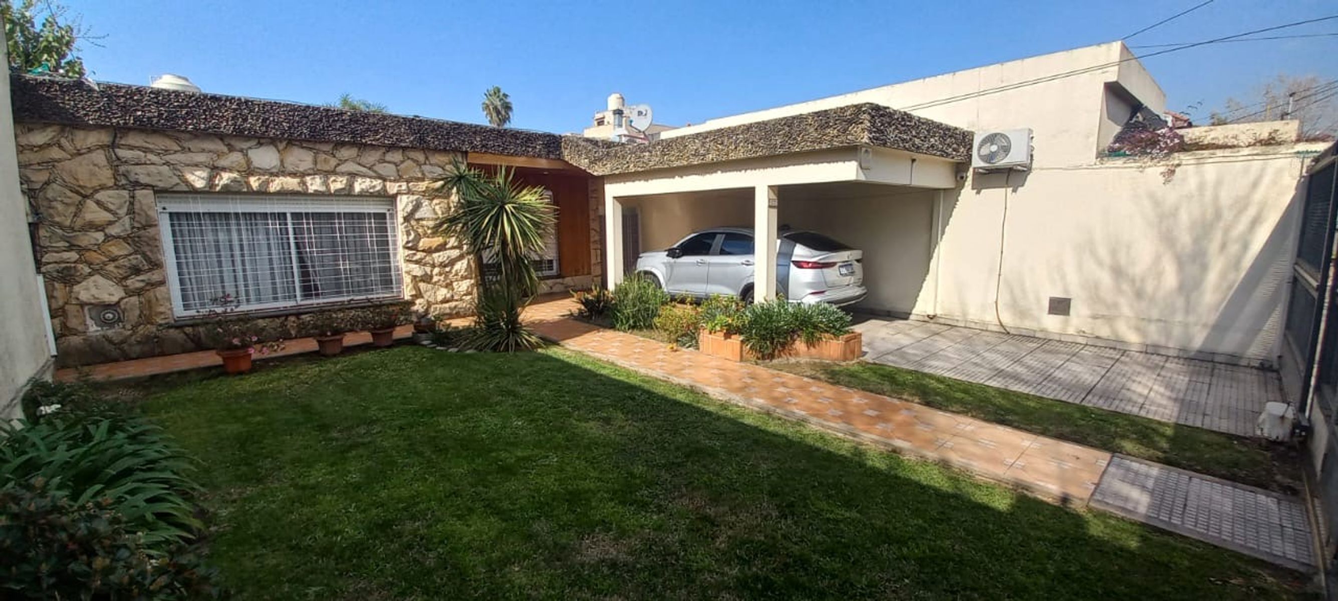 VENTA DE CASA EN EXCELENTE ESTADO MAS AMPLIO DEPARTAMENTO DE 2 AMBIENTES ZONA CLUB SITAS EL PALOMAR - 2
