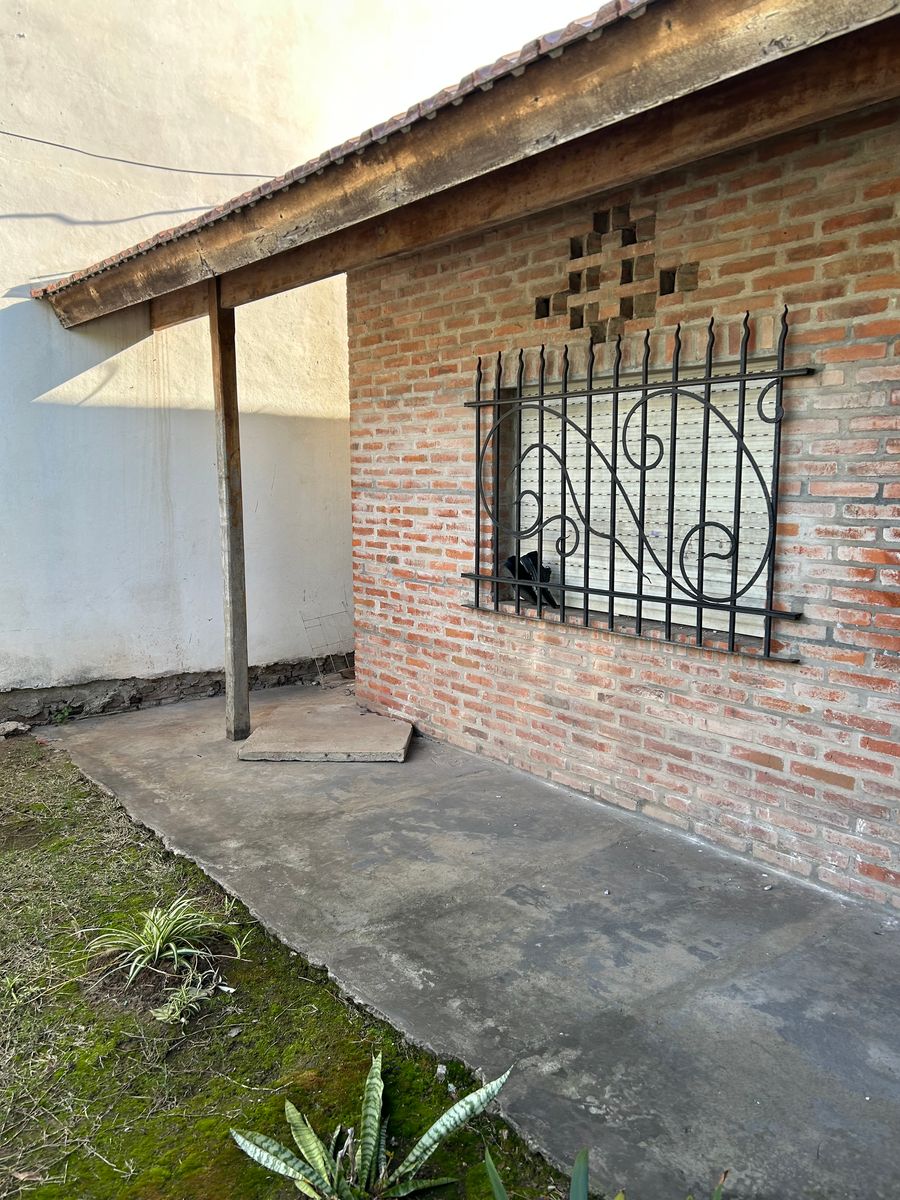 VENDE CHALET EN EXCELENTE ZONA Y UBICACION DE MARTIN CORONADO — foto 9