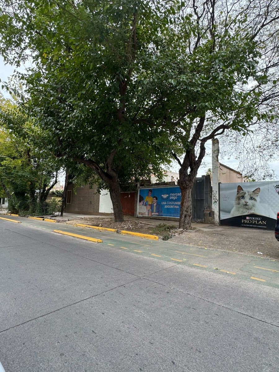 Lote en venta en Quinta Sección, Ciudad de Mendoza - 405 m² -Zonificación comercial/residencial - Listo para construir - 3