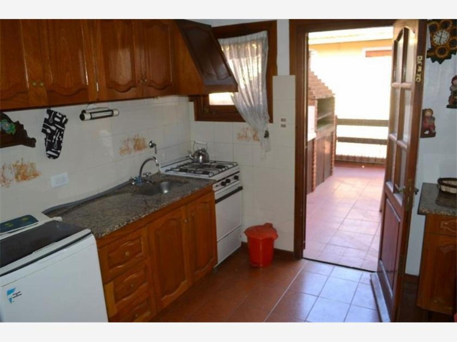 PRECIOSO DEPARTAMENTO ZONA CÉNTRICA GESELL 4 AMBIENTES — foto 12