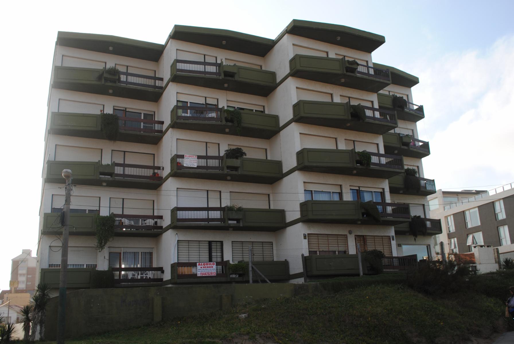 HERMOSO DEPARTAMENTO FRENTE AL MAR EN ZONA CÉNTRICA VILLA GESELL — foto 2