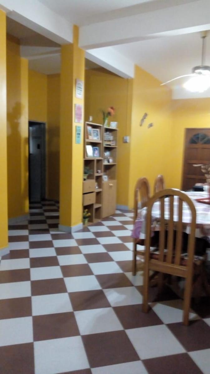 Amplia propiedad en zona de feria &ampampquotLa Salada&quot, Lomas de Zamora — foto 3