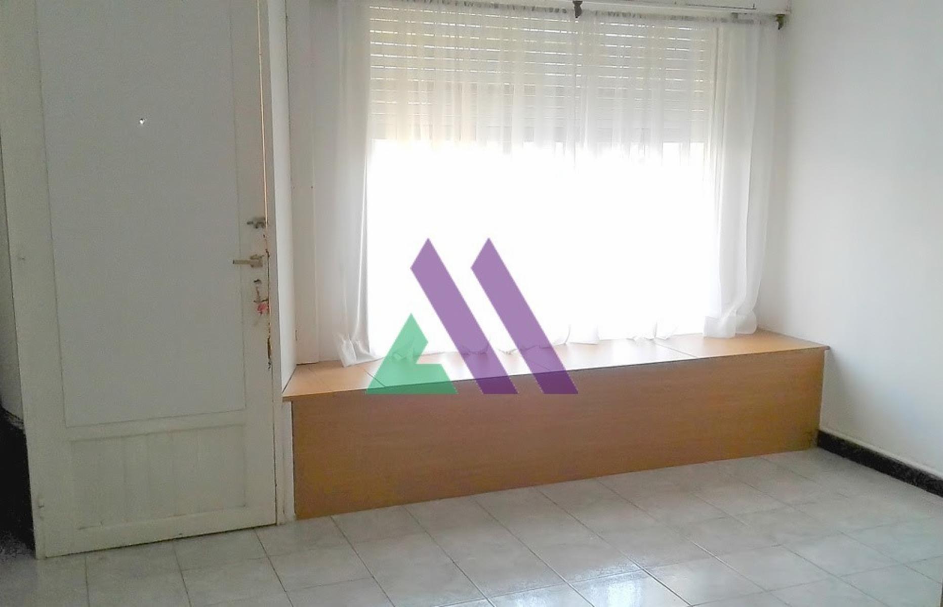 Local comercial con vivienda sobre calle principal. - 1