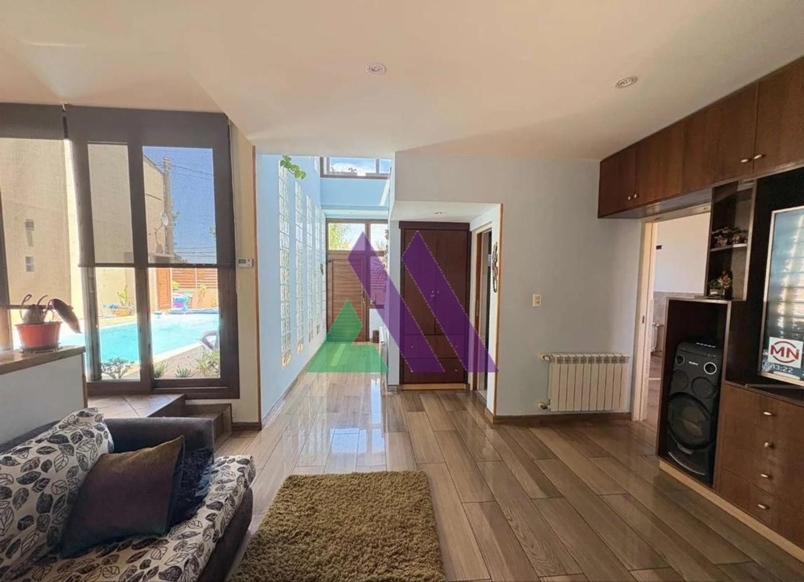 Moderna casa con pileta — foto 6