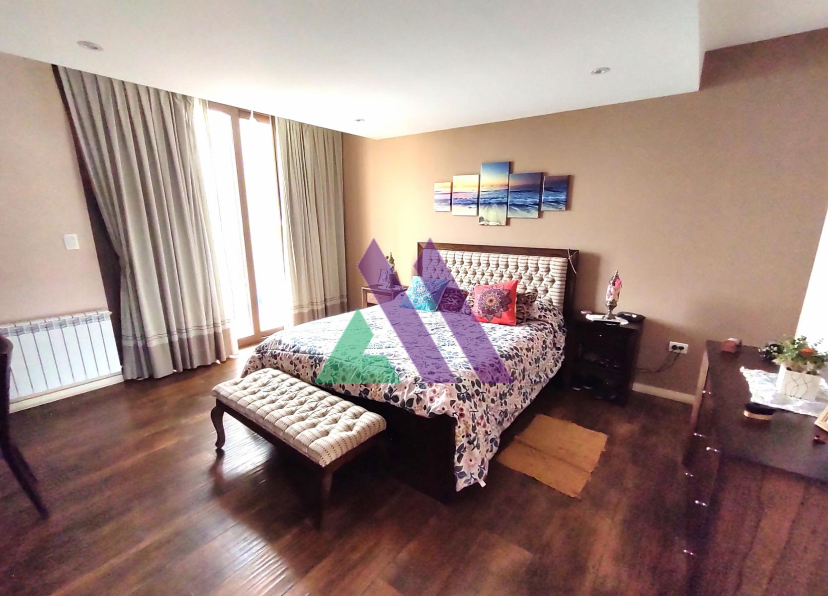 Moderna casa con pileta — foto 13