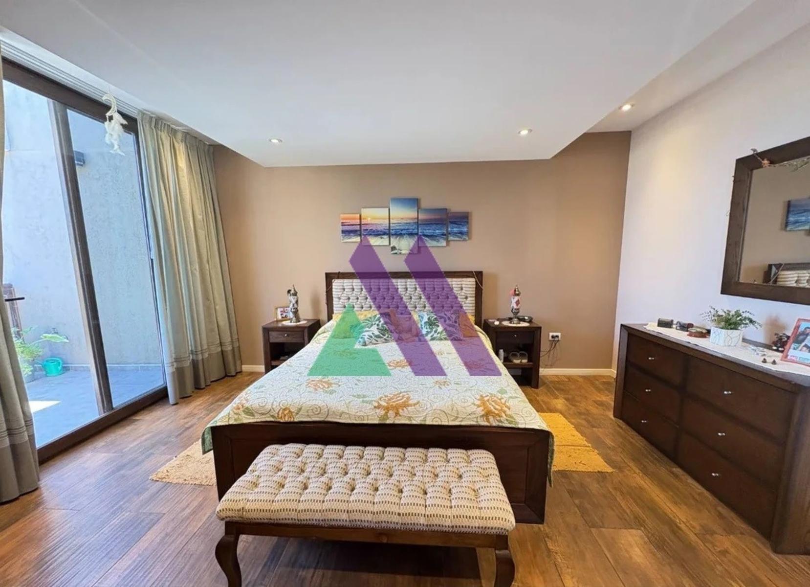 Moderna casa con pileta — foto 14