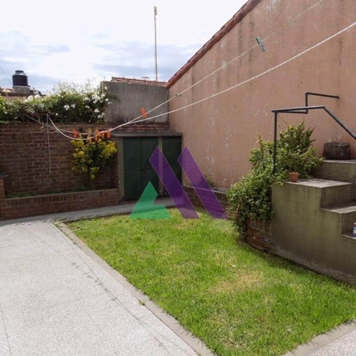 Chalet zona céntrica con garaje y gran parque. — foto 9