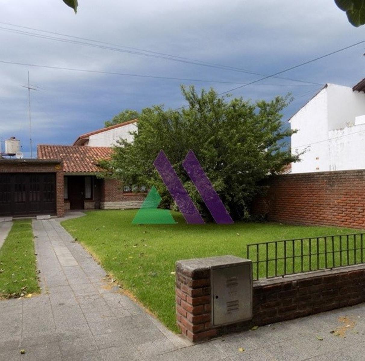 Chalet zona céntrica con garaje y gran parque. — foto 10