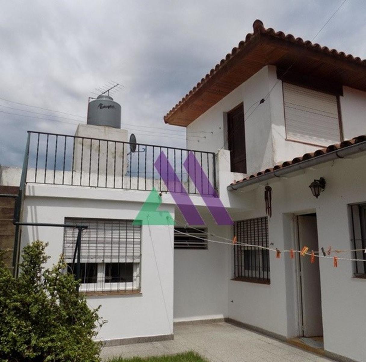 Chalet zona céntrica con garaje y gran parque. — foto 11