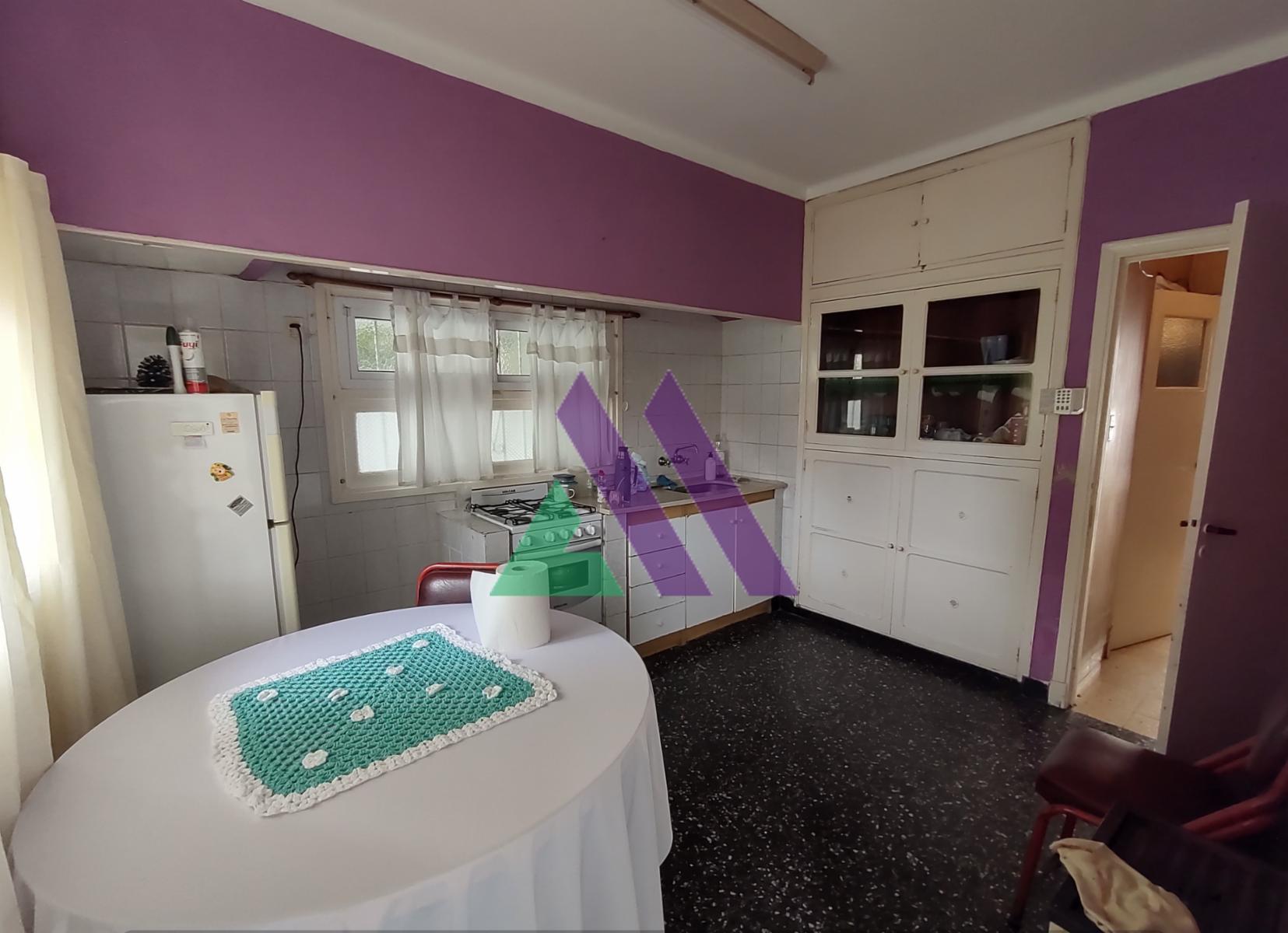 Casa 2 dormitorios con departamento y gran parque — foto 3