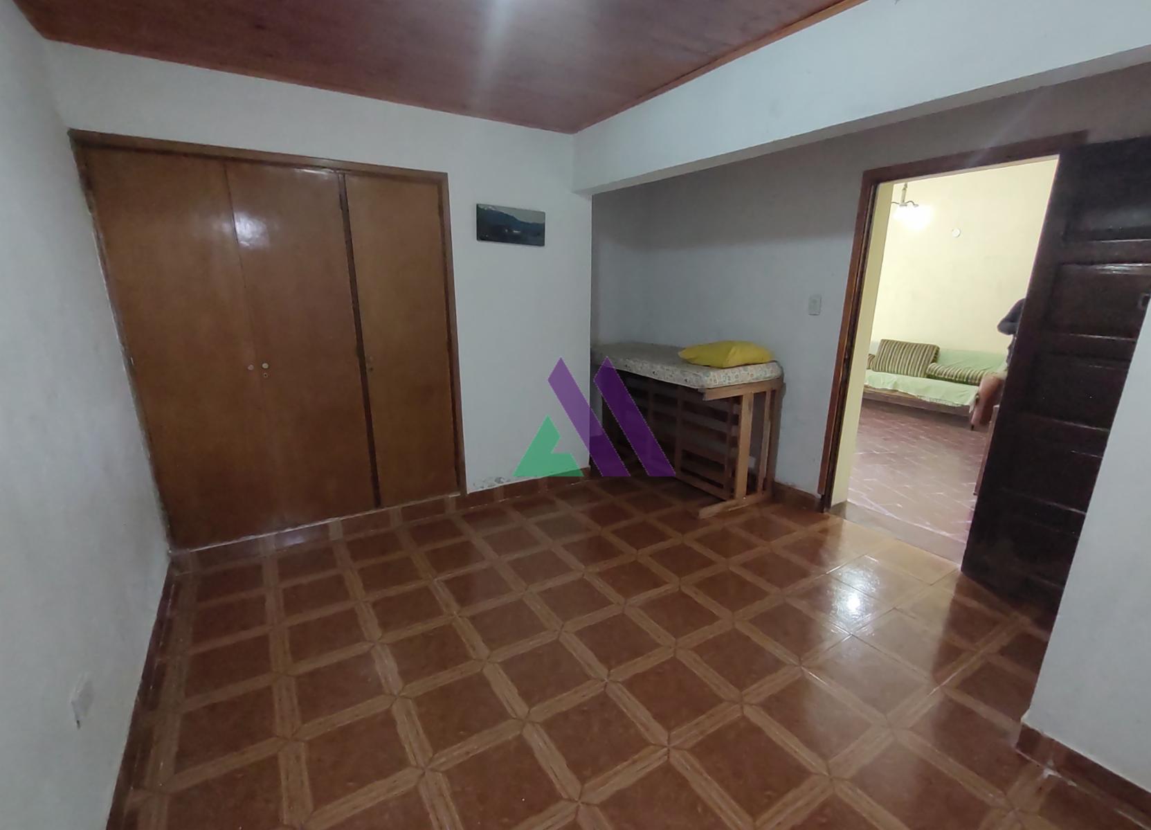 Casa 4 ambientes con patio y garaje — foto 6