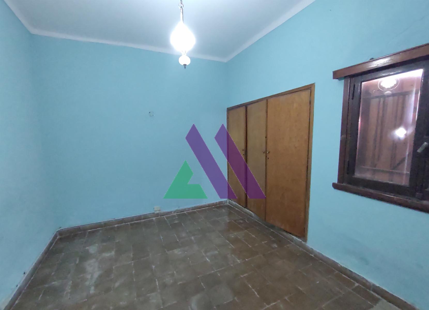 Casa 4 ambientes con patio y garaje — foto 8