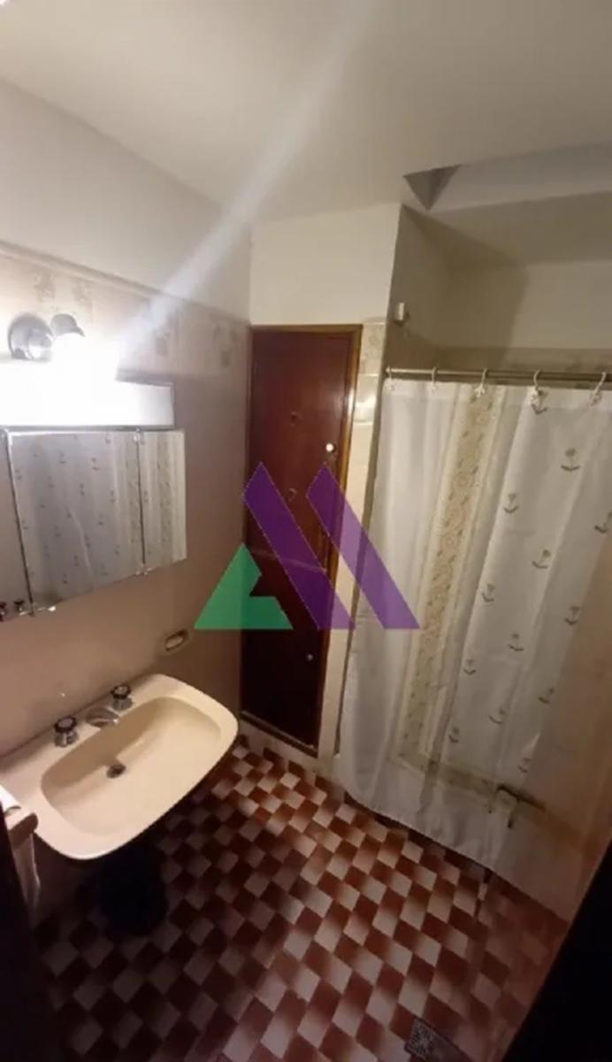 Chalet 4 ambientes con departamento. — foto 9