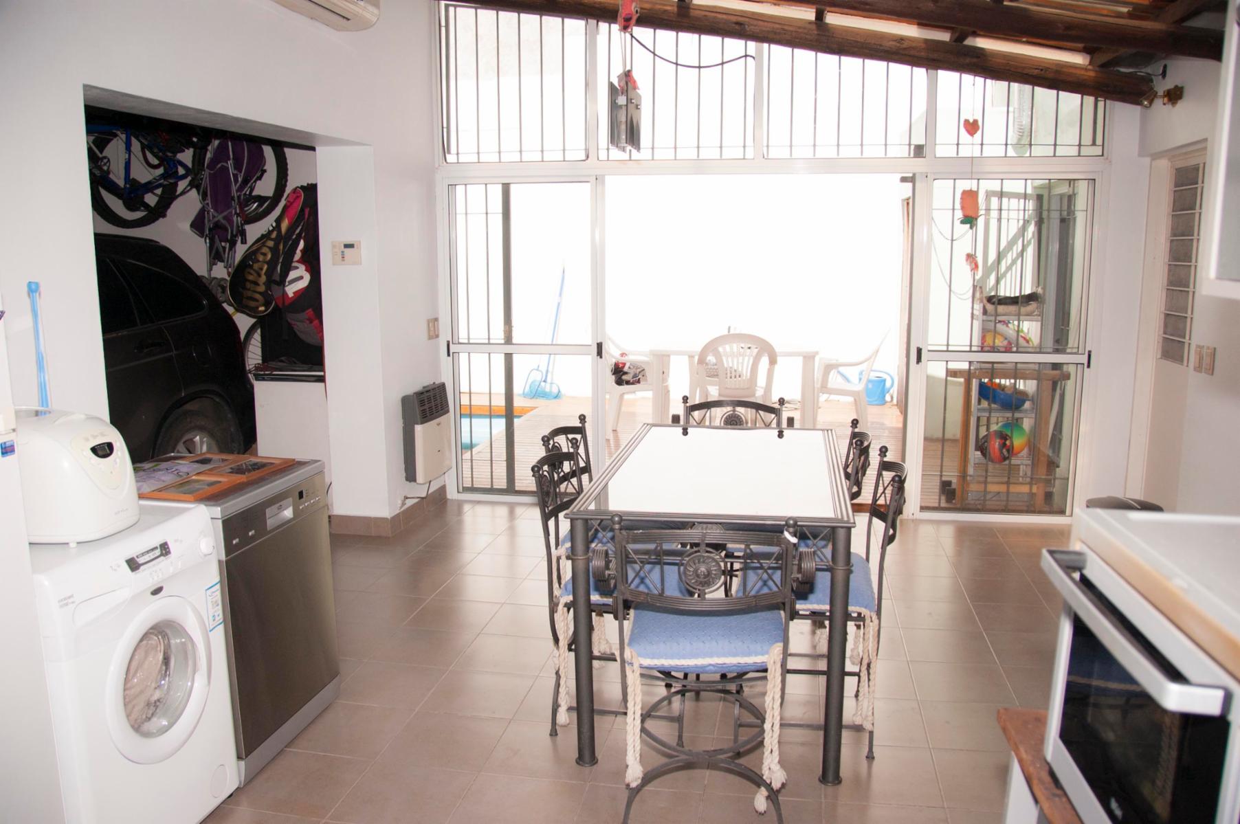 Cómoda Casa de 3 amb con Quincho y Piscina
