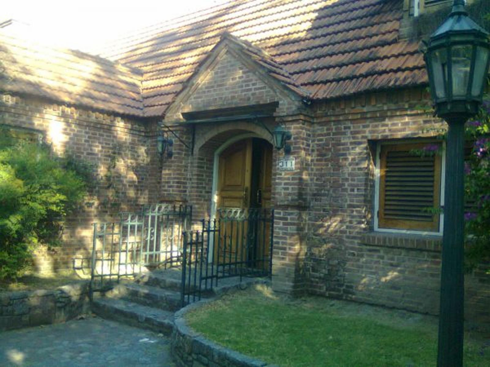 HERMOSO CHALET ESTILO INGLES