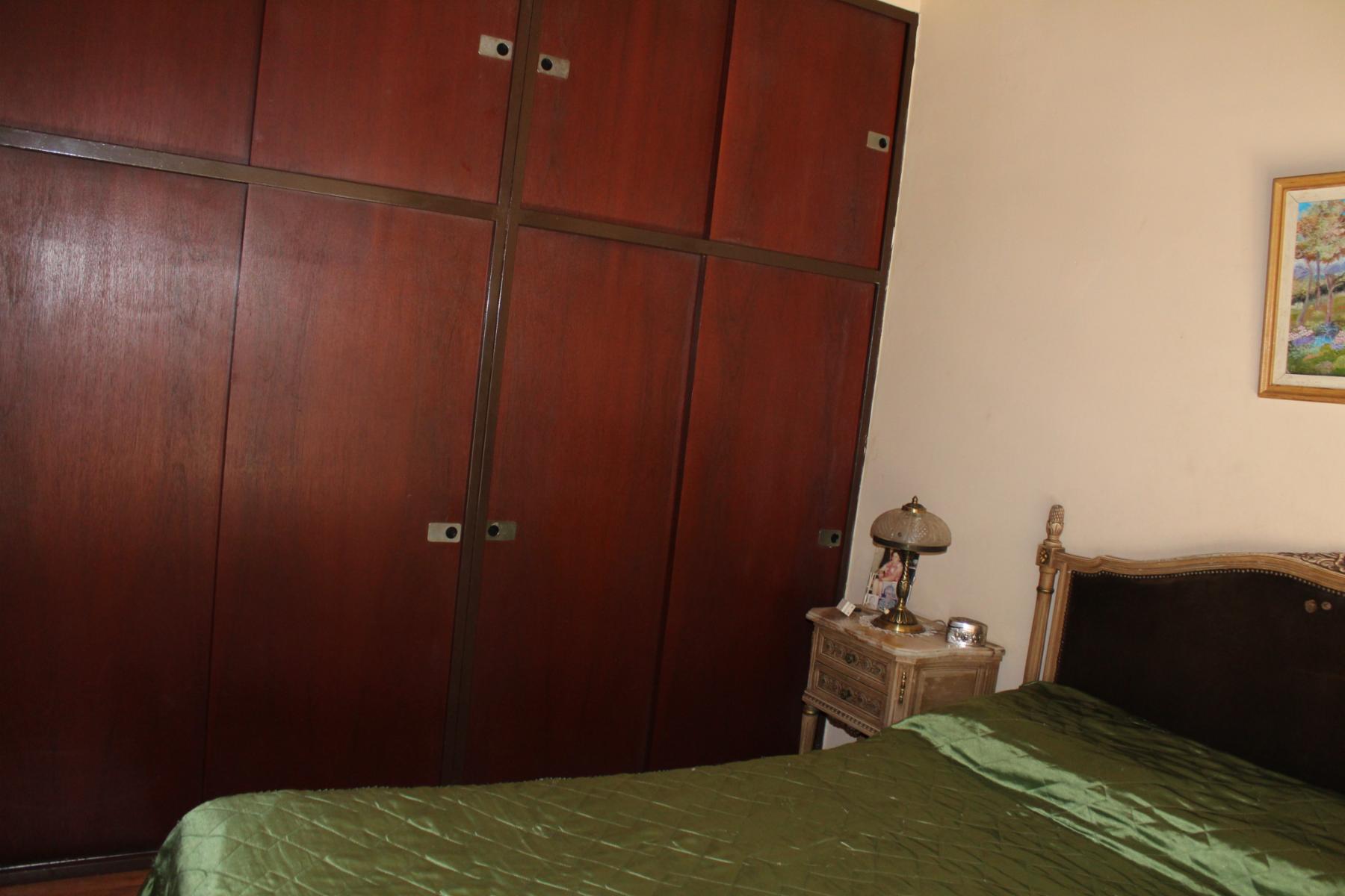 CHALET EN VILLA BOSCH DE 5 AMBIENTES FONDO LIBRE Y DEPTO. EN FONDO DE 2 AMB. — foto 3