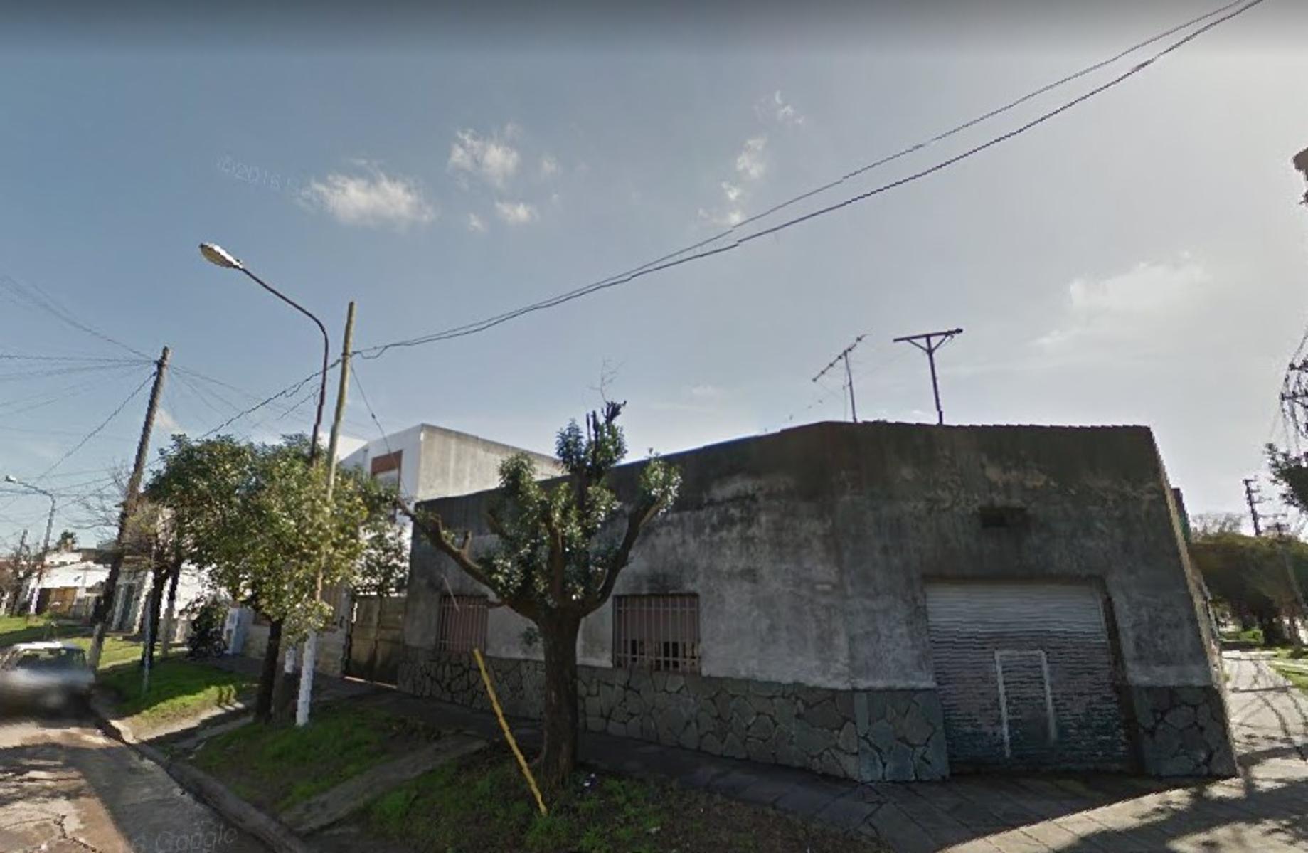 Propiedad a reciclar sobre lote de 10 x 20 ( las medidas son aprox. dadas por el propietario) — foto 4