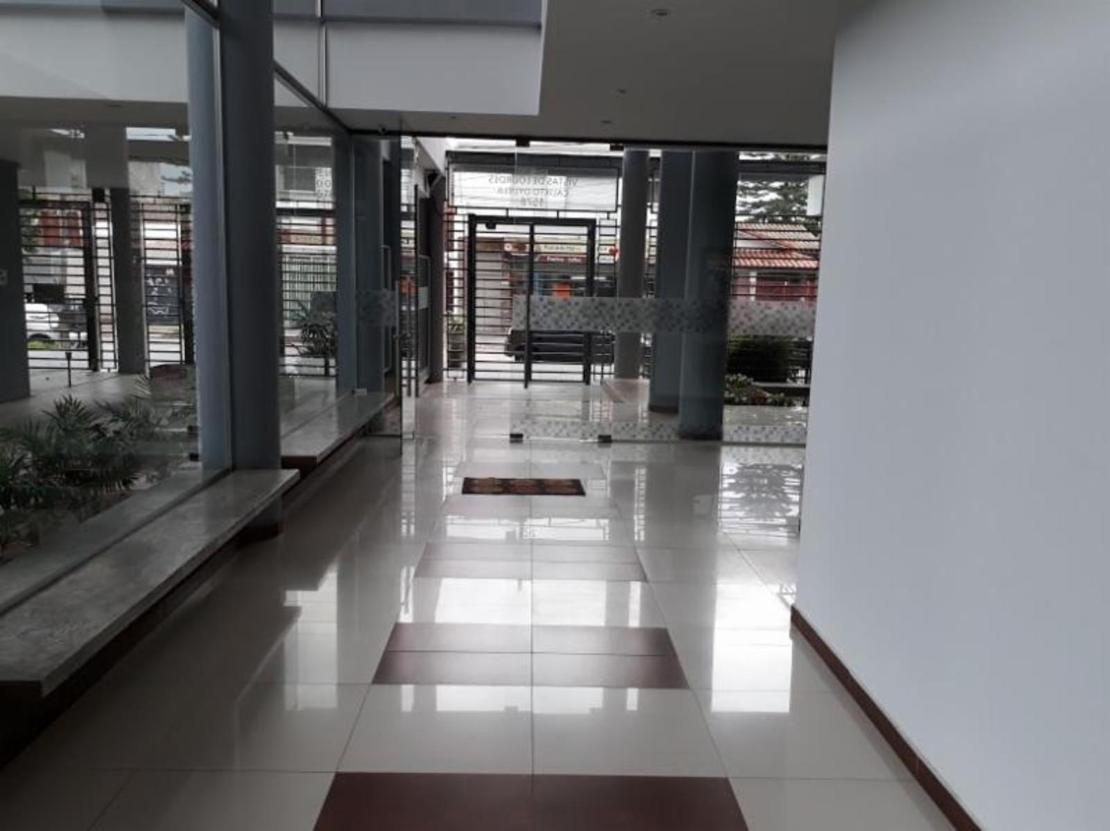 EXCELENTE DEPARTAMENTO DE DOS AMBIENTES EN SANTOS LUGARES — foto 10