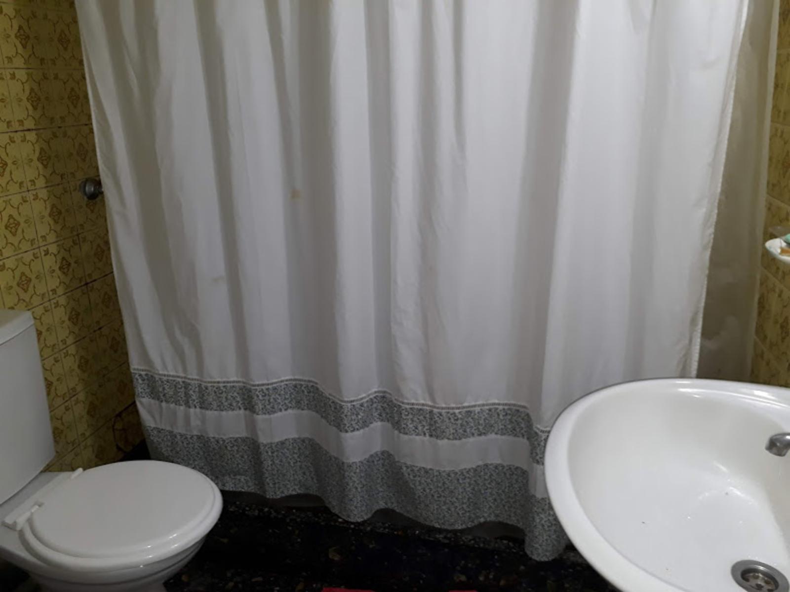 MUY BUENA CASA DE 3 AMBIENTES CON LOCAL — foto 7