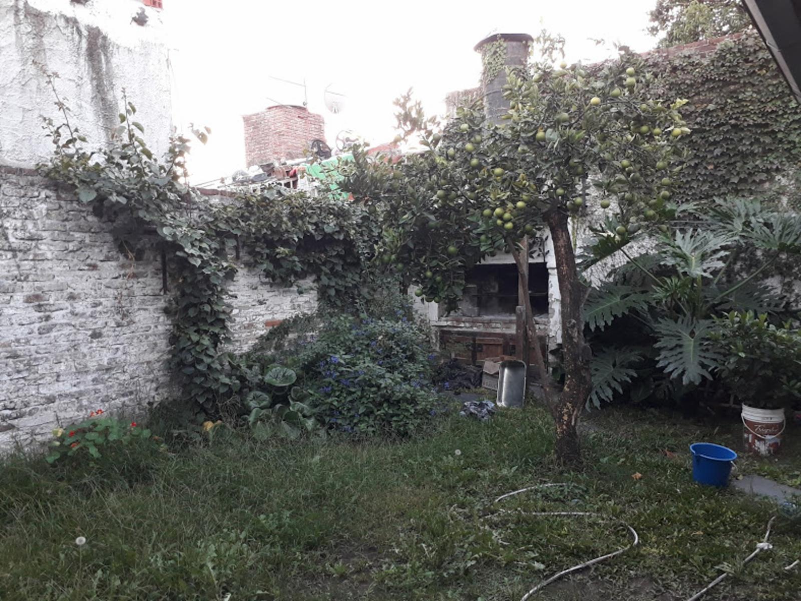 MUY BUENA CASA DE 3 AMBIENTES CON LOCAL — foto 11