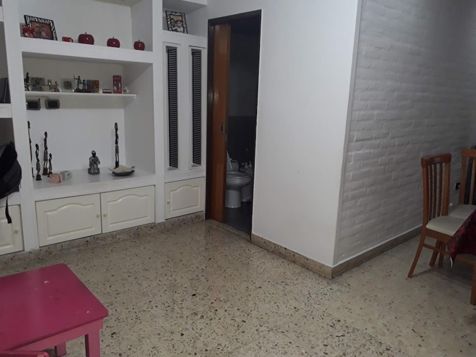 EXCELENTE CASA DE DE 5 AMBIENTES EN 2 PLANTAS CON PARQUE Y PILETA — foto 6