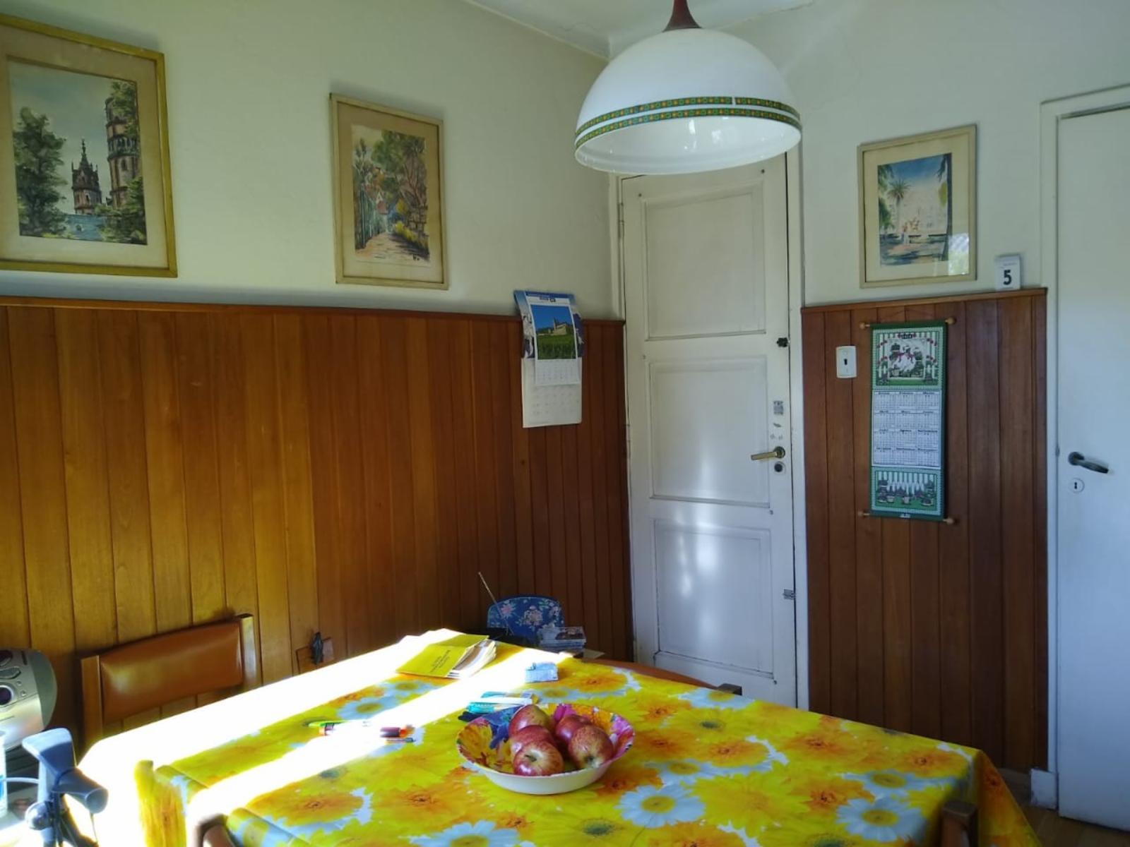 Casa de 3 Ambientes en Ciudad Jardín en excelente estado