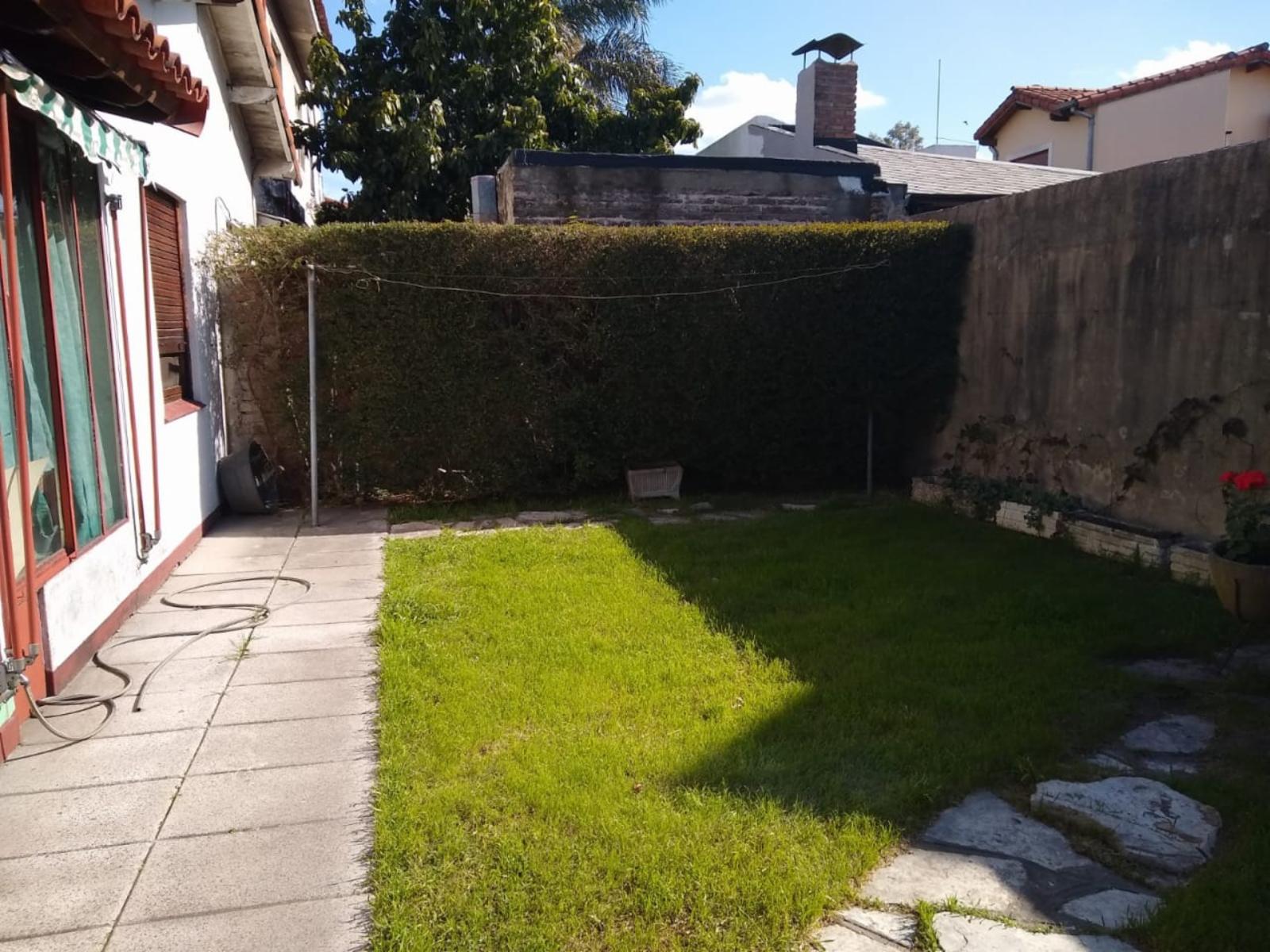 Casa de 3 Ambientes en Ciudad Jardín en excelente estado — foto 3