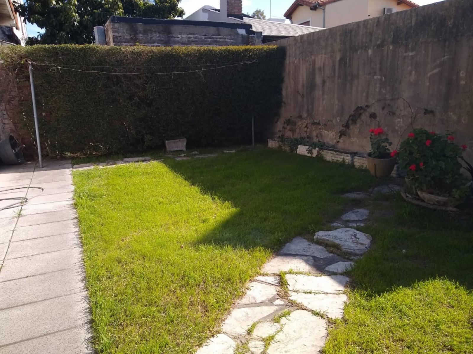 Casa de 3 Ambientes en Ciudad Jardín en excelente estado — foto 12