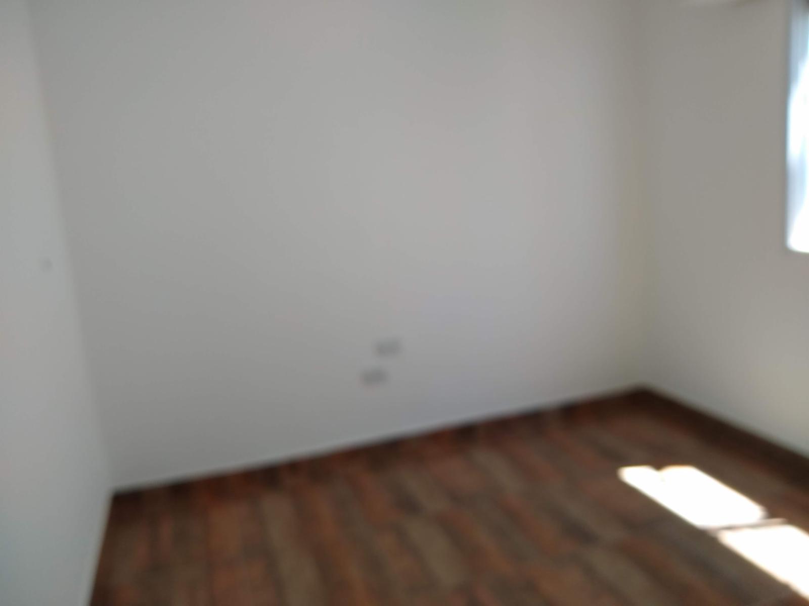 Casa de 3 ambientes con cochera y terraza en Caseros