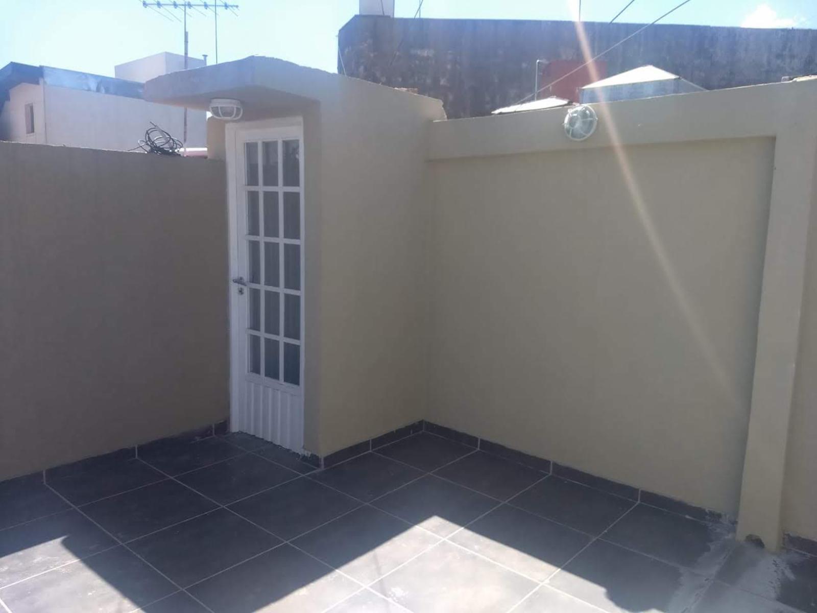 Casa de 3 ambientes con cochera y terraza en Caseros — foto 10