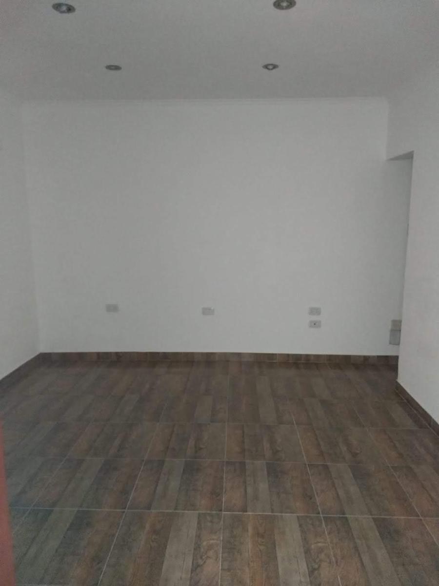 Casa de 3 ambientes con cochera y terraza en Caseros — foto 11