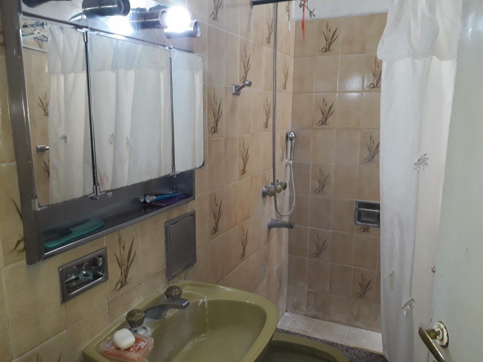 Excelente casa de 3 Ambientes en Loma Hermosa con fondo patio libre — foto 4