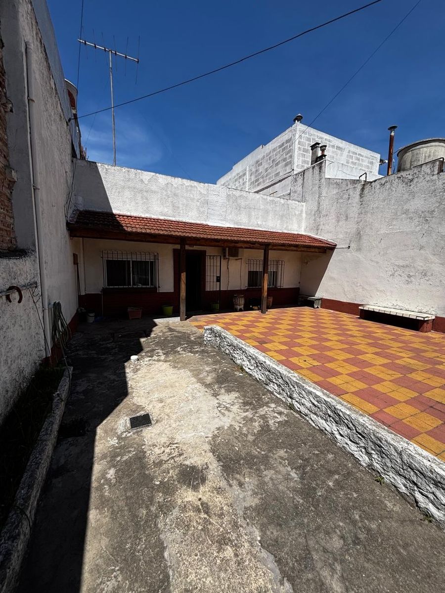 ALQUILER CASA. VALENTIN ALSINA - CATAMARCA 300 - 3