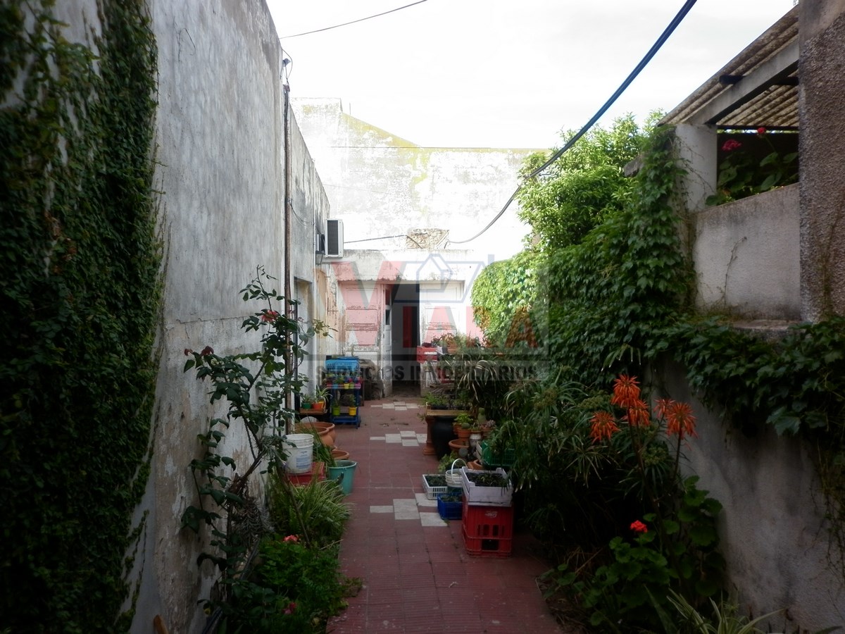 VENDO CASA CON LOCAL COMERCIAL CENTRICO - 7