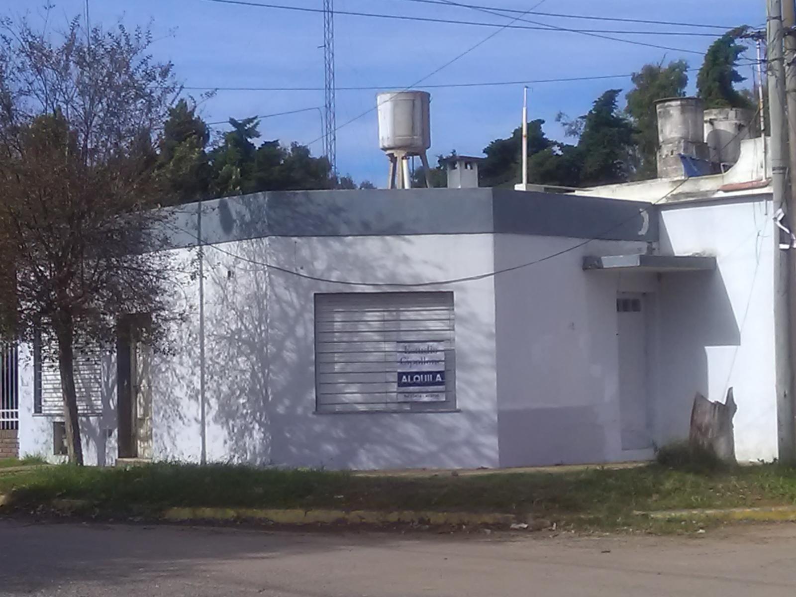 DOS CASAS , VENTA EN BLOQUE (DE UNA HABITACIÓN Y DOS HABITACIONES CON COCHERA RESPECTIVAMENTE) (RESTAURADAS EN 2017)