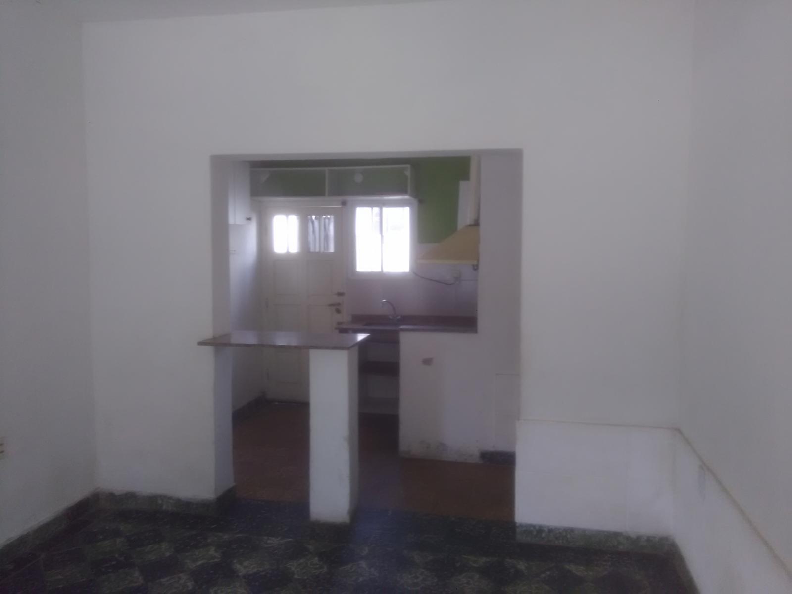DOS CASAS , VENTA EN BLOQUE (DE UNA HABITACIÓN Y DOS HABITACIONES CON COCHERA RESPECTIVAMENTE) (RESTAURADAS EN 2017) — foto 3