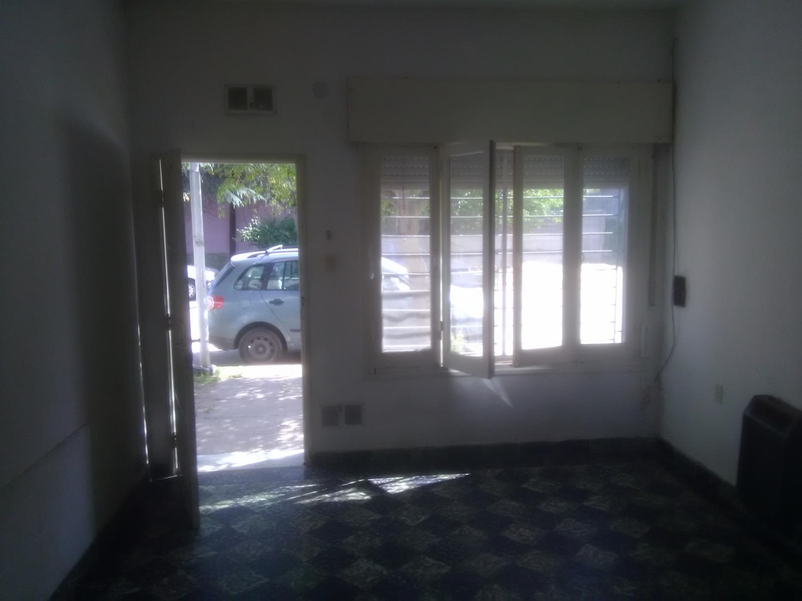DOS CASAS , VENTA EN BLOQUE (DE UNA HABITACIÓN Y DOS HABITACIONES CON COCHERA RESPECTIVAMENTE) (RESTAURADAS EN 2017) — foto 5