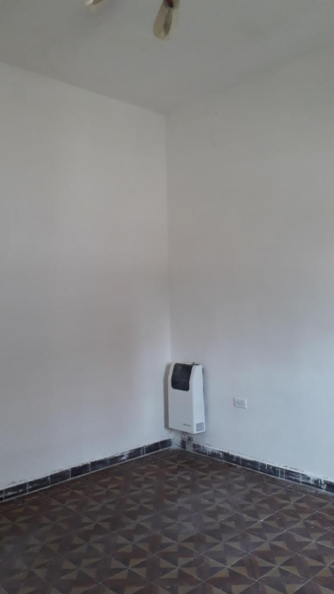 DOS CASAS , VENTA EN BLOQUE (DE UNA HABITACIÓN Y DOS HABITACIONES CON COCHERA RESPECTIVAMENTE) (RESTAURADAS EN 2017) — foto 14