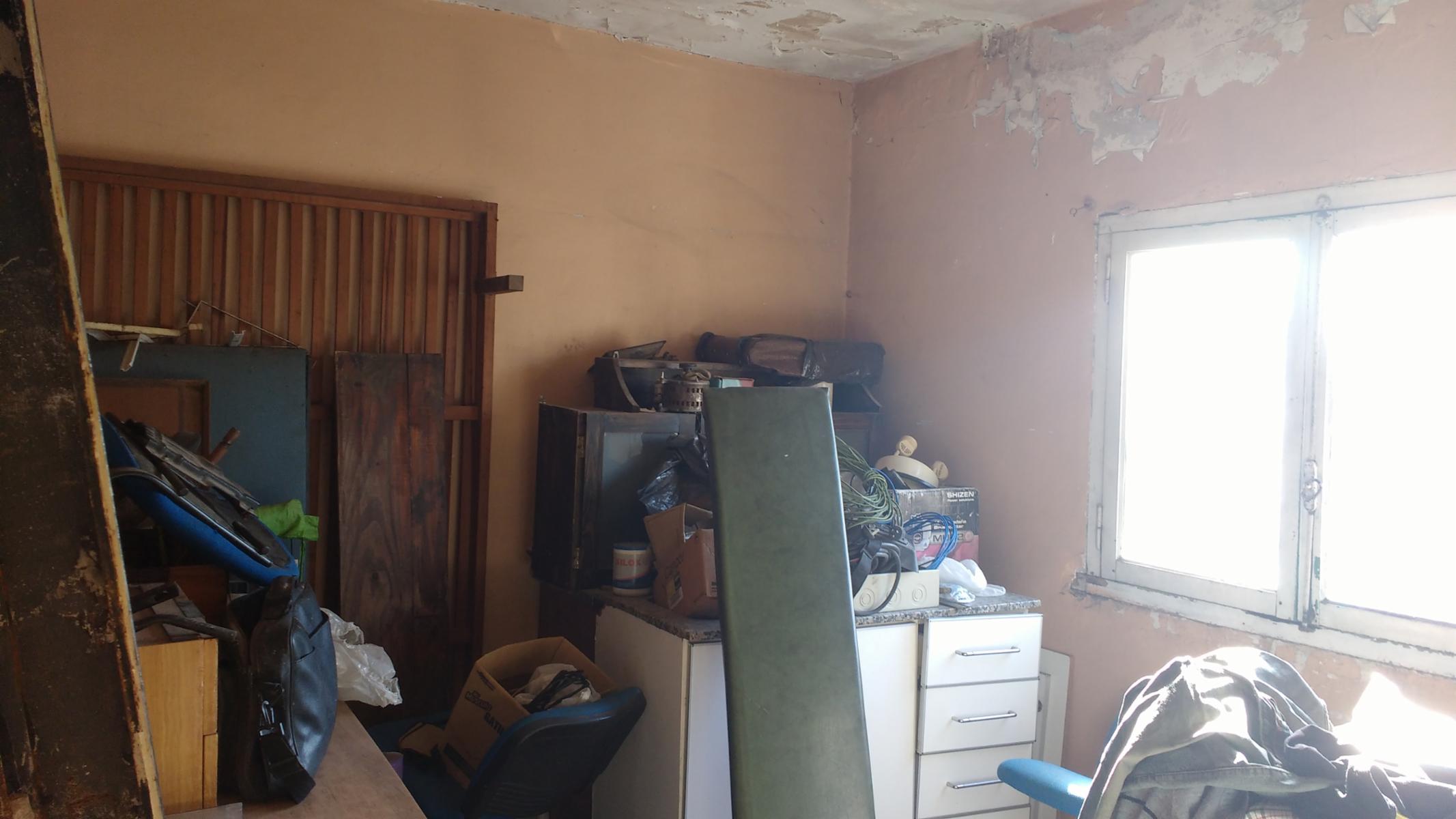 Dos Casas y Dos Locales Comerciales en buena zona comercial de Burzaco — foto 4