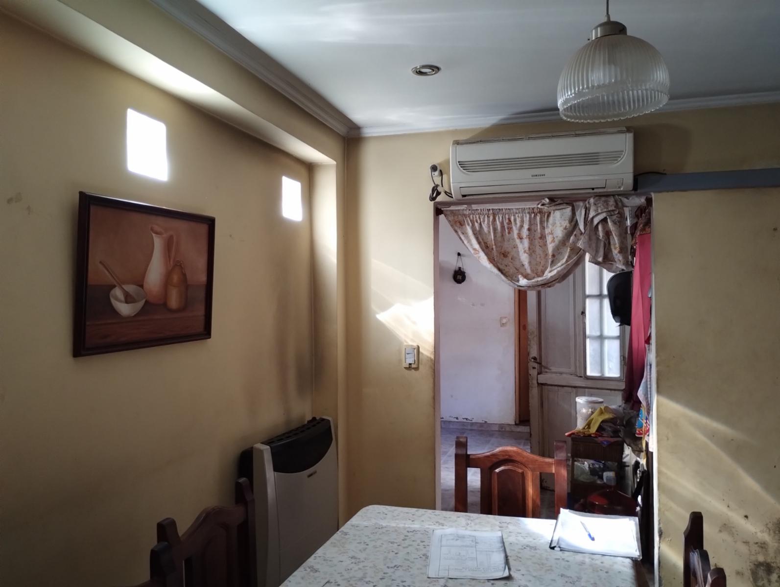 Casa Americana en VENTA con Galpón, Depósito o Taller en su fondo en Barrio Almafuerte de Glew. — foto 9