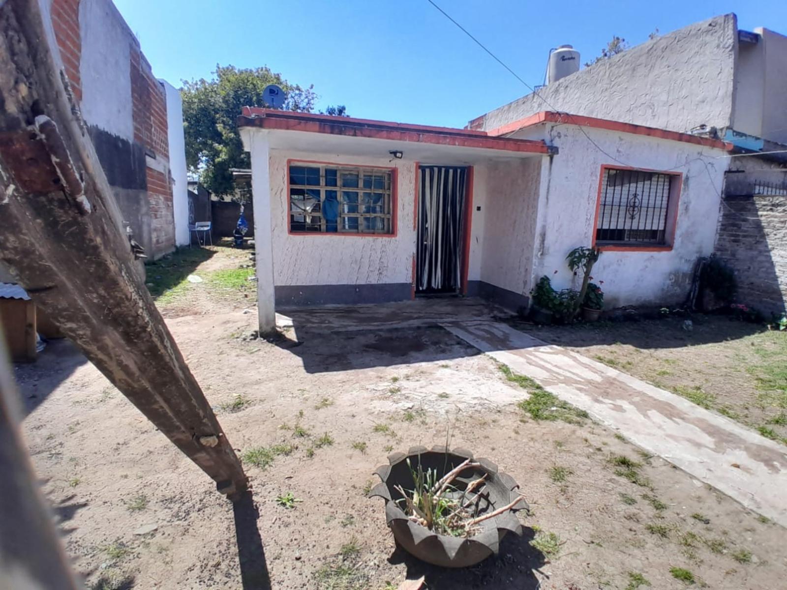 Casa Americana en VENTA a pocos metros del colectivo local en Glew. — foto 2